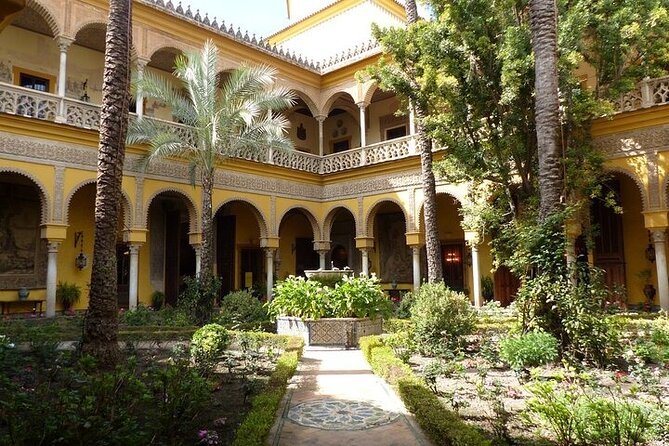 Guided walking tour to Setas, La Macarena and Dueña's Palace in Seville - San Luis Street and the Cardo Máximo