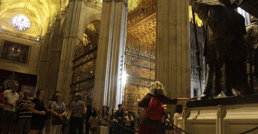 Highlights of Seville Monuments private Guided Tour - What the $258 group price really buys
