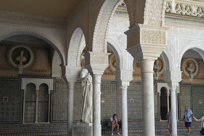 Holy Week in Seville - Timing, meeting point, and route planning