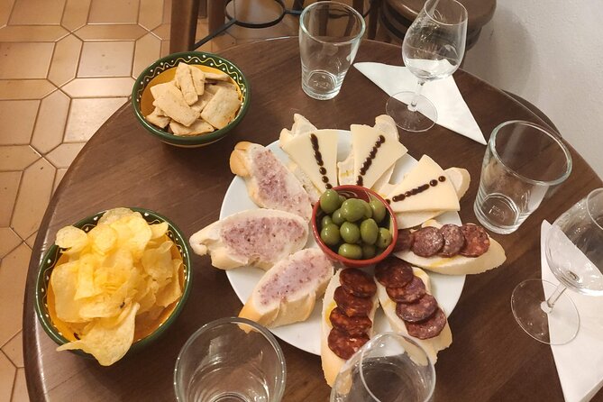 Indulge in Cordoba: Local Wines & Tapas Tasting - Tapas that make the wine easier to understand