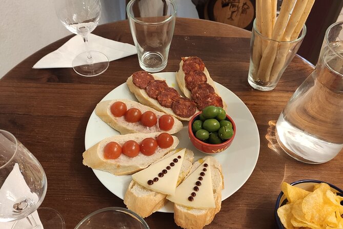 Indulge in Cordoba: Local Wines & Tapas Tasting - What the 8:00 pm start means for your evening