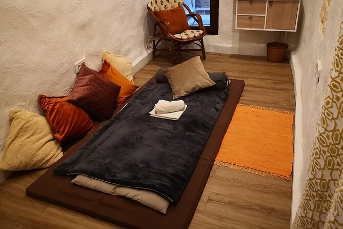 Infinite Space Massages - A calm hour in Seville’s old center
