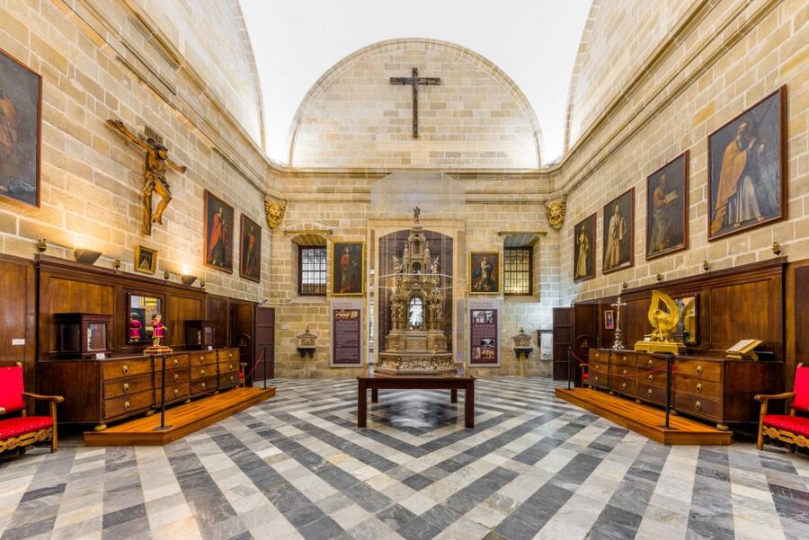 Jerez de la Frontera: Cathedral of Jerez Ticket & Audioguide - Five naves and three architectural languages