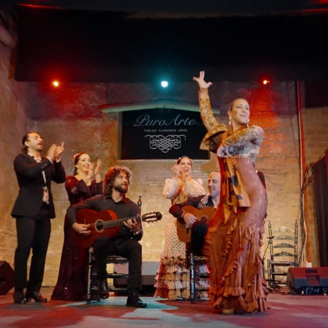 Jerez: Flamenco Show and Menú at Tablao Puro Arte 2025 - One hour with martinetes, soleá, and bulerías