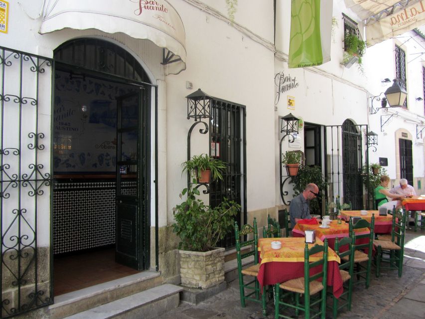 Jerez: Traditional Tapas Tour - Streets, squares, and stories before the first tapa