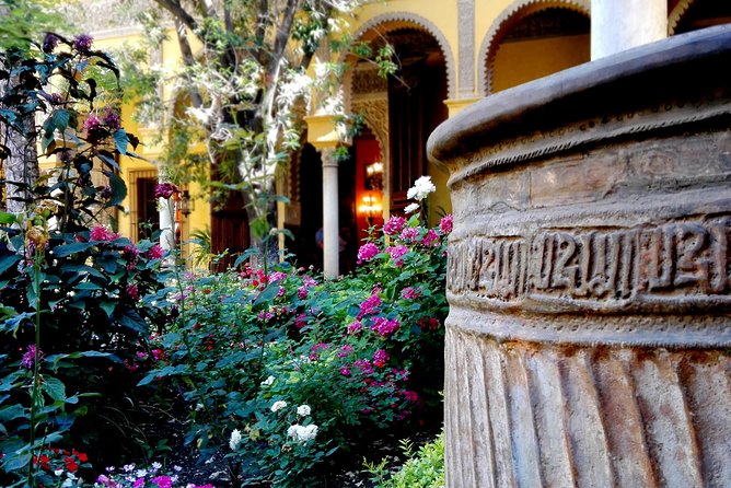 "Las Dueñas" Palace ticket + Audioguide - Inside the palace, look for personal details