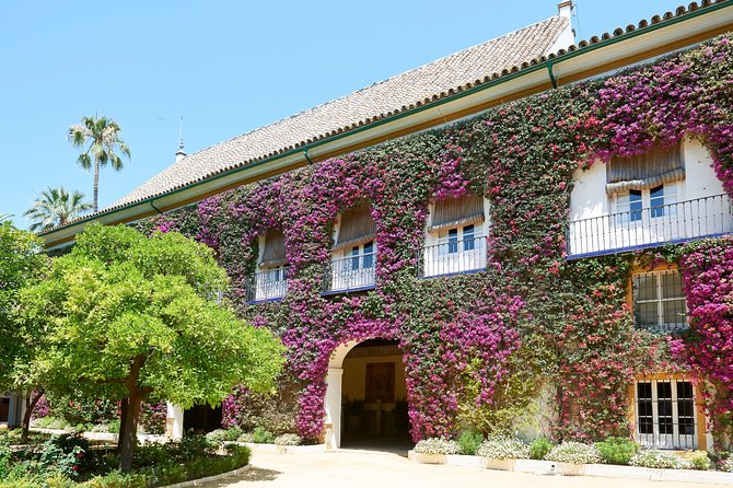 "Las Dueñas" Palace ticket + Audioguide - The courtyards and gardens set the tone