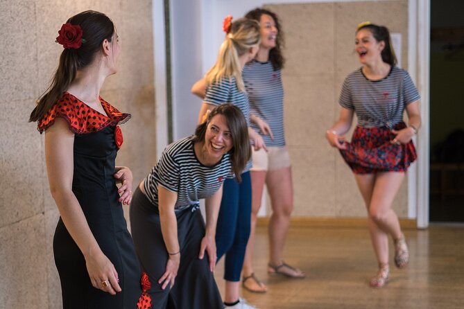 Learn Flamenco in 90 minutes - Gift flower - Is this class worth your Seville time?