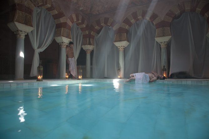 Midra 30 Arabian Baths Experience at Cordoba’s Hammam Al Ándalus - Entering Hammam Al Ándalus in Cordoba’s Old Town