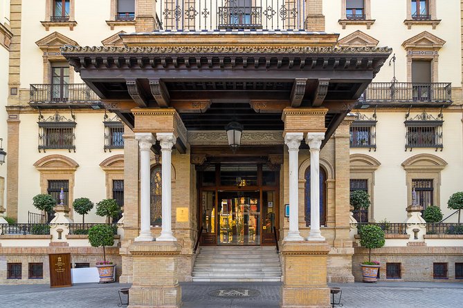Monumental Economic tour with booking fee Seville - Starting at Puerta de Jerez and the Real Alcazar