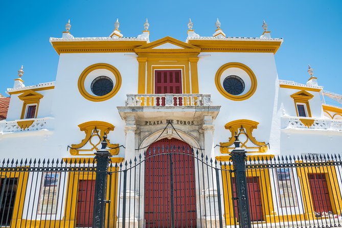 Monumental Economic tour with booking fee Seville - The bullring and Torre del Oro