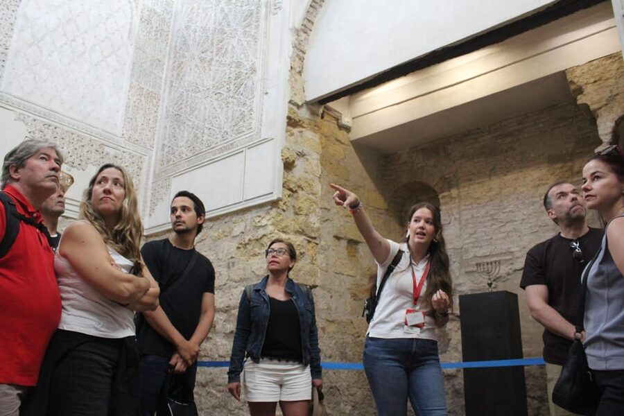 Mosque-Cathedral of Cordoba and Jewish Quarter Tour - Why the Mosque-Cathedral needs a guide