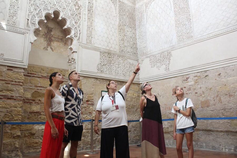 Mosque-Cathedral of Cordoba and Jewish Quarter Tour - Walking Cordoba’s historic Jewish Quarter