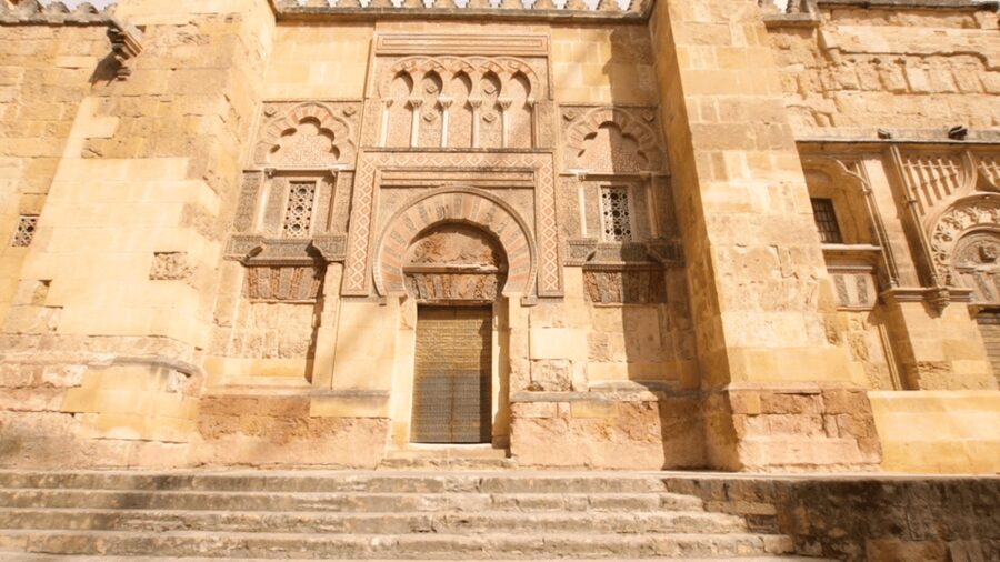 Mosque-Cathedral of Cordoba: Entry Ticket and Guided Tour - Arab, Byzantine, and Mudejar details in one interior