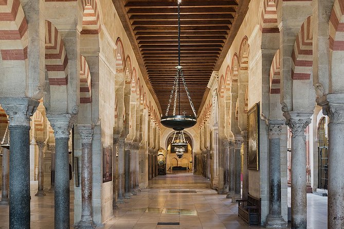 Mosque-Cathedral of Córdoba Guided Tour with Priority Tickets - One hour beneath the arches
