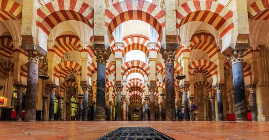 Mosque-Cathedral of Córdoba Guided Tour with Tickets - The mihrab, maqsurah, and finest decoration