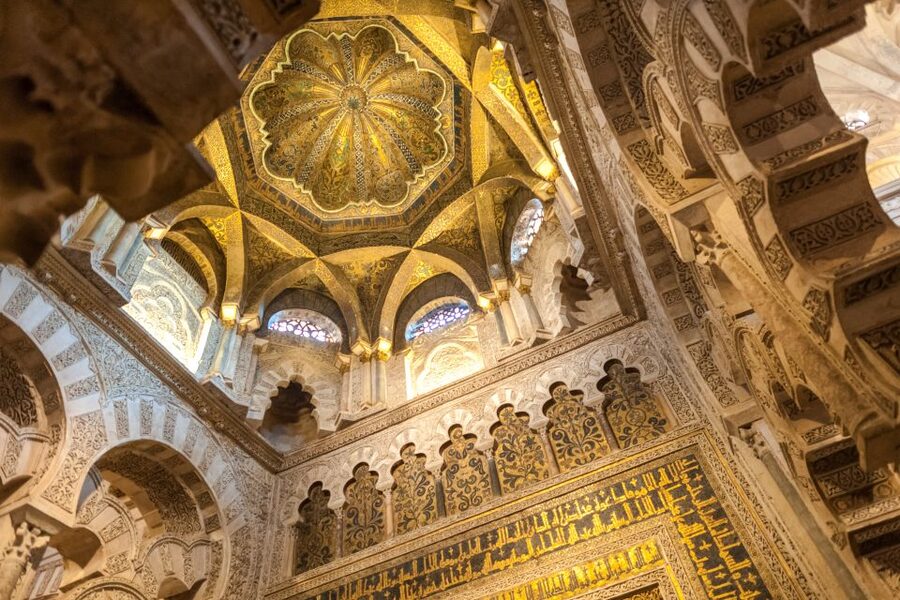 Mosque-Cathedral of Córdoba Guided Tour with Tickets - The guide and audio equipment