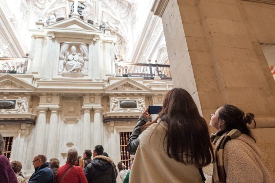 Mosque-Cathedral of Córdoba Guided Tour with Tickets - Entering the former mosque