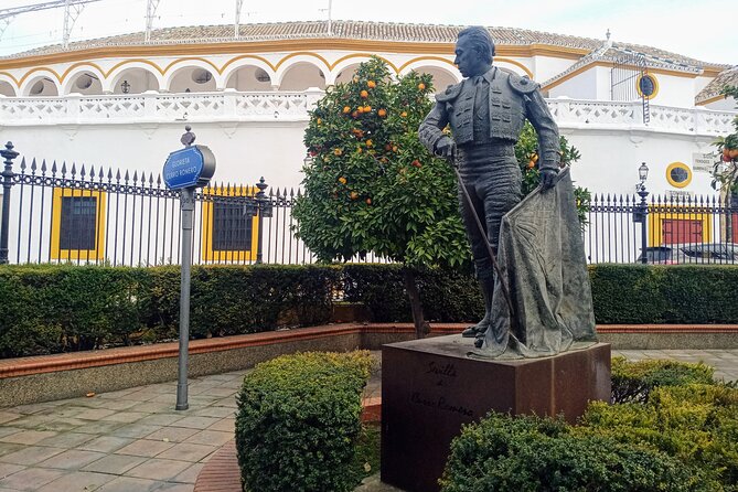 Must See Running Tour Of Sevilla - Starting among cafes at Alameda de Hércules