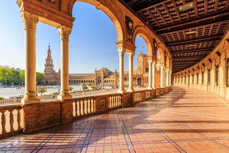 NOSIESTA | Guided E-Bike Tour Sevilla | ENGLISH (NATIVE) - Alameda de Hércules and Plaza de San Francisco