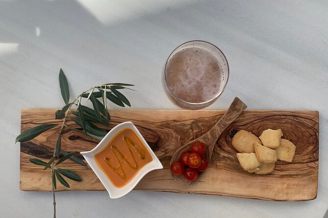 O75 . The Oliva experience that you deserve - Salty tasting with olive paste, salmorejo, and hummus
