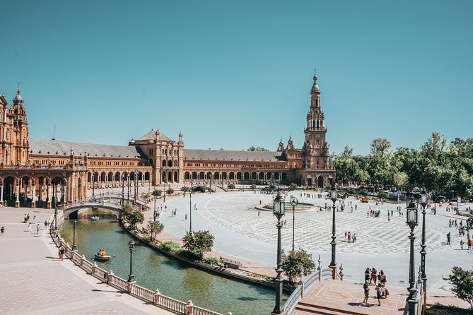 One-way Private Transfer From/To Sevilla Airport - The 10 to 25-minute ride into Seville
