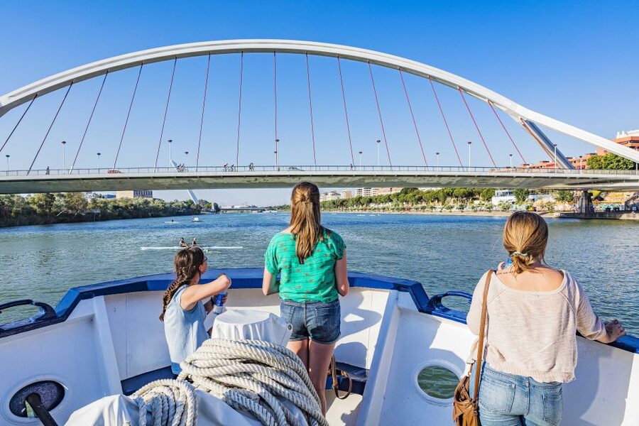 Panoramic Guadalquivir Cruise + Flamenco Show & Walking tour - Starting at Torre del Oro for the river cruise