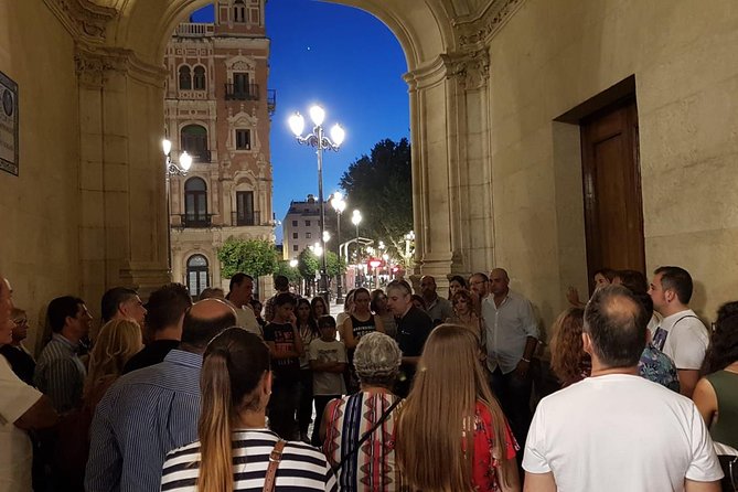 Paranormal Seville Tour in Spanish - What the guides add to the evening
