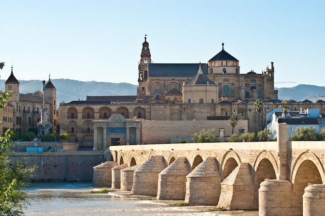 Private 3-hour Walking Tour of Cordoba with official tour guide - Crossing the Roman Bridge in a ten-minute stop