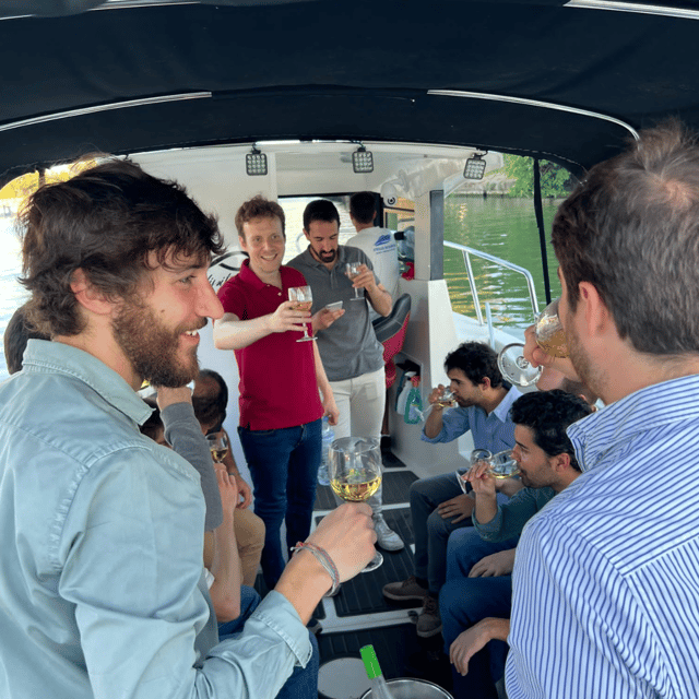 Private boat trip on the Guadalquivir - Starting at the Tourism Pier beside San Telmo Bridge