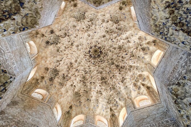 Private Granada Alhambra Tour from Seville - Seeing Granada from the Albaicín