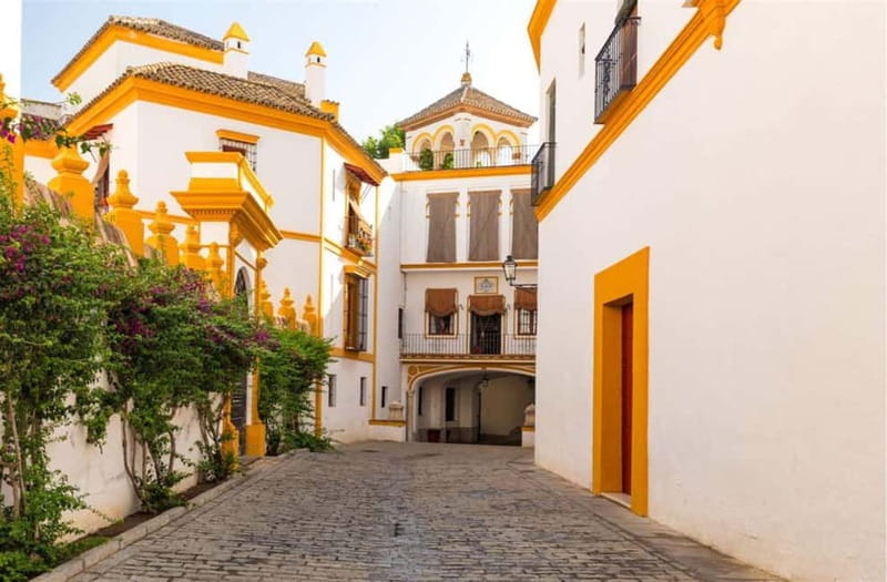 Private Guided Tour of Complete Seville and Jewish Quarter - Cathedral and Giralda: Seville’s largest first impression