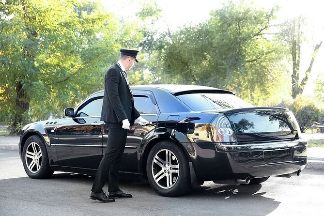 Private One-way Airport Transfer From Seville Airport To Seville - The roughly 35-minute ride into Seville
