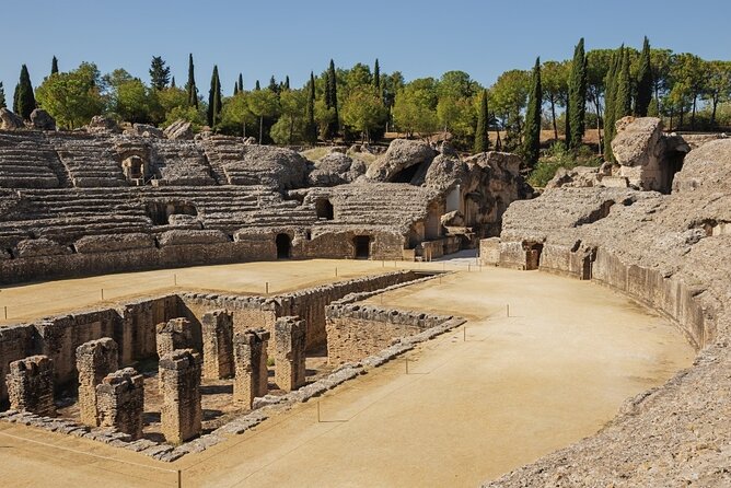 Private Theatrical Journey with Roman Emperor in Italica - Why the private format matters