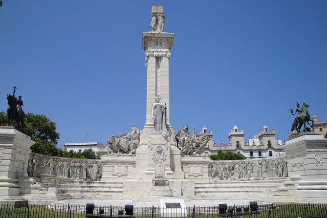 Private Tour around Cadiz including Torre Tavira - Starting at the Constitution monument