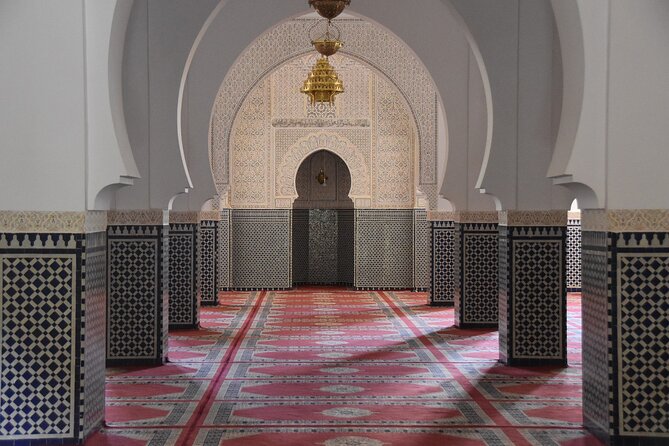Private Tour: Day through Gibraltar and Morocco, Tangier from Seville - Lunch, tea, and the human side of Tangier