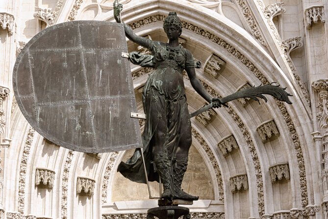 Private Tour of the Cathedral and Giralda of Seville - Climbing the Giralda in 30 minutes
