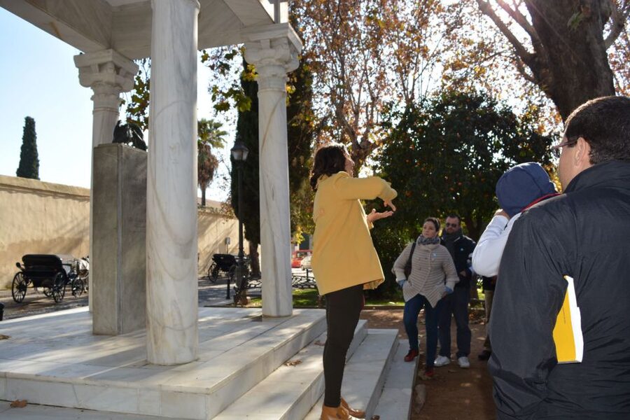 Private Tour of the Mosque-Cathedral and Jewish Quarter - Walking the Judería for 50 minutes