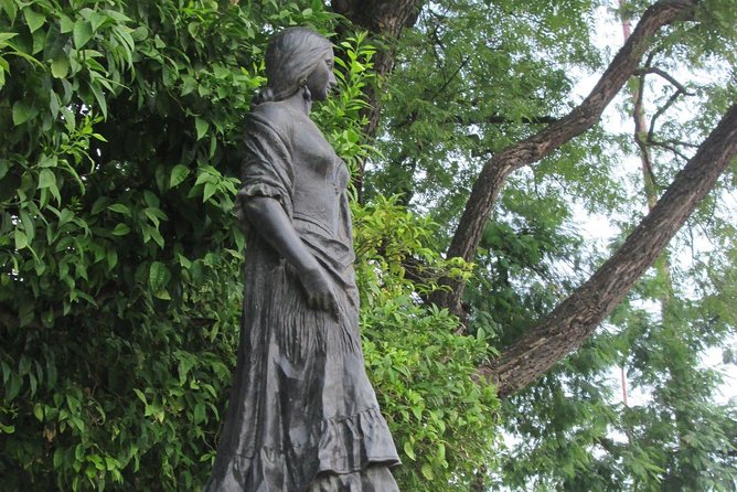 Private tour to the bullring La Maestranza - A private visit with Isabel