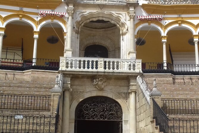 Private tour to the bullring La Maestranza - Stables, corridors, and the working side of the building