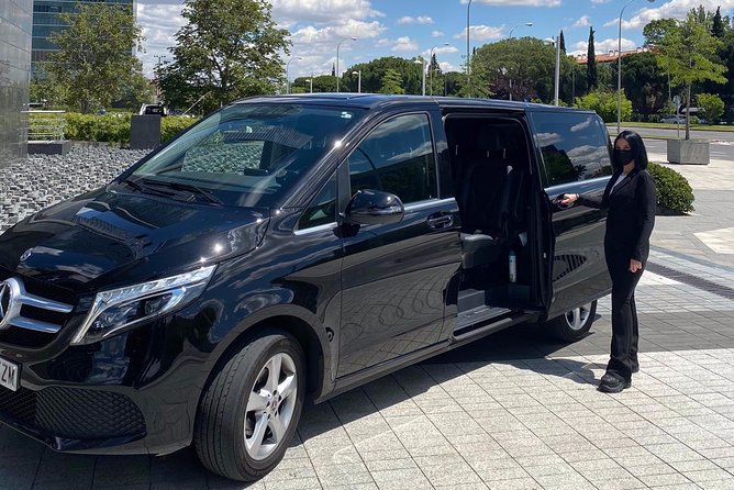 Private transfer from/to Seville to/from Granada with optional stop in Cordoba - Timing your Cordoba visit