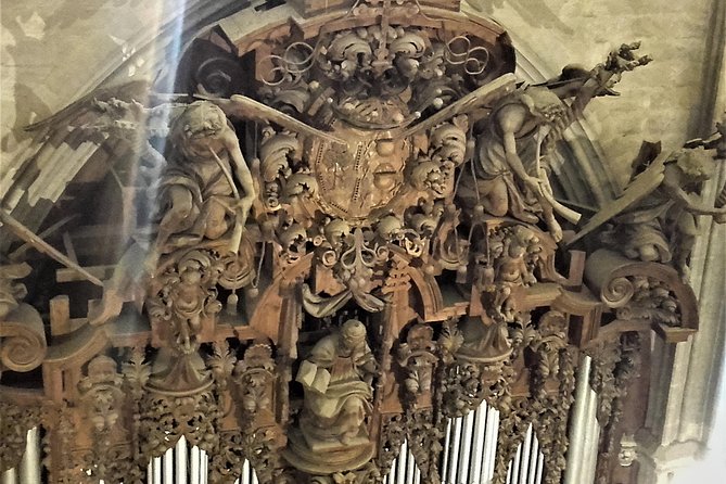 Private visit Cathedral and Royal Alcazares of Seville - Cost, group size, and radio equipment