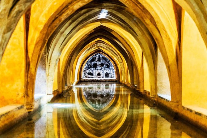 Private visit to the Alcazar and the Cathedral of Seville - A half-hour among seven hectares of palace gardens
