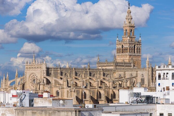 Private Walking Tour Alcazar and Cathedral in Sevilla - Why these three sights belong together