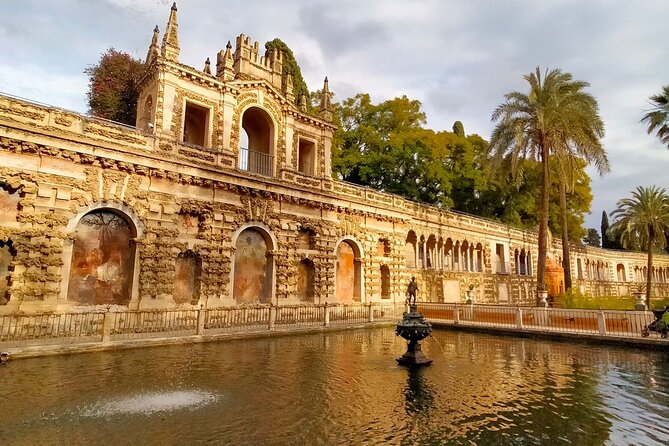 Private Walking Tour Alcazar and Cathedral in Sevilla - The Royal Alcázar, from courtyards to gardens