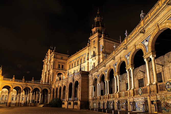 Private walking tour to Seville with Flamenco Show - Casa de la Guitarra and the flamenco finale