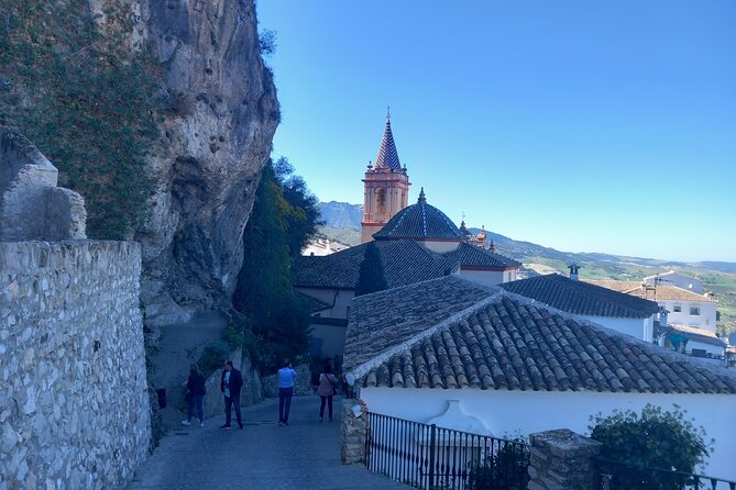 Ronda and White Villages from Seville-Small Group - Setenil de las Bodegas puts lunch under the rock