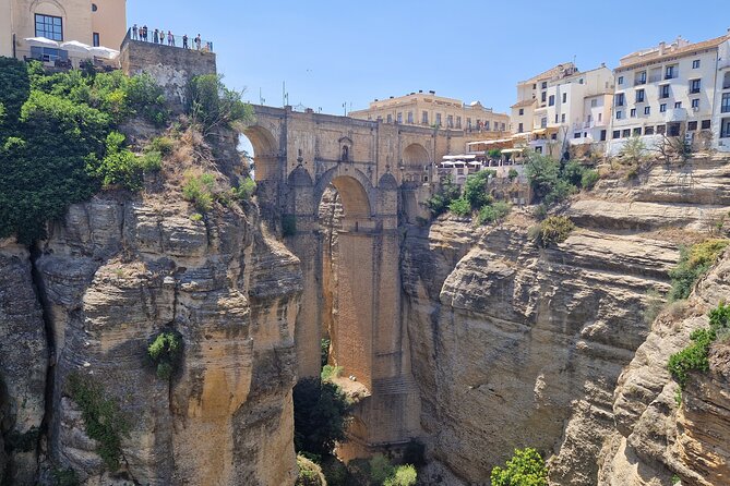 Ronda and White Villages Private Day Trip from Seville - What Santiago adds to the day