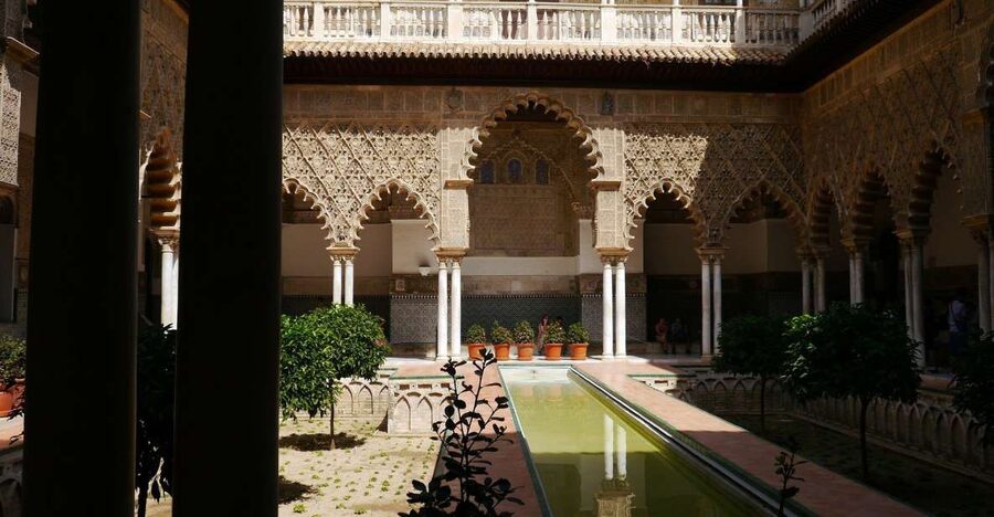 Royal Alcázar of Seville Skip-the-Line Guided Tour - Entering the Alcázar through the express security check
