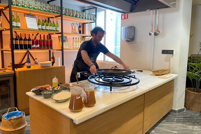 Sangria Tasting & Paella Showcooking Experience - 3:30 p.m. and four ways to drink sangria